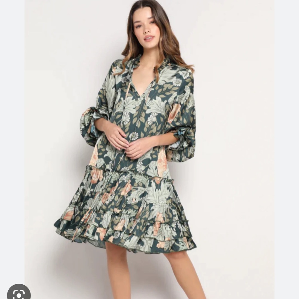 NWOT Kleid green floral dress